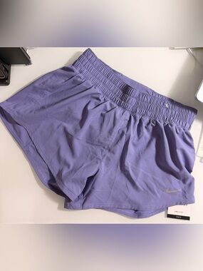 Women's Dri-FIT Mid-Rise 3" Brief-Lined Shorts
